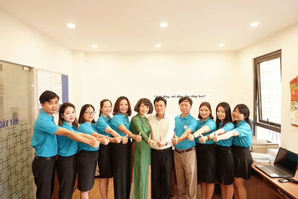 Đội ngũ 2B Connect